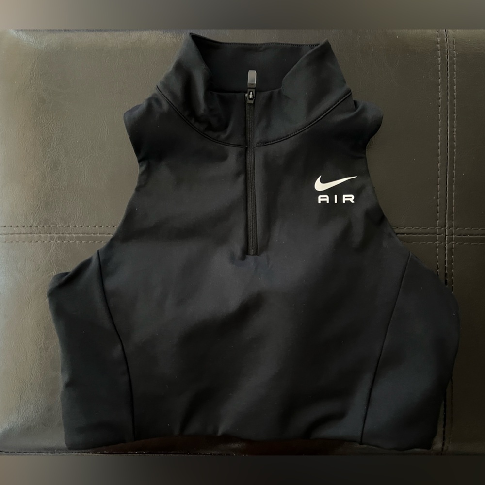 Nike Air Women's Dri-FIT 1/2 Zip Sports Bra